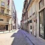 Chic Porto Studio Cozy & Central Escape